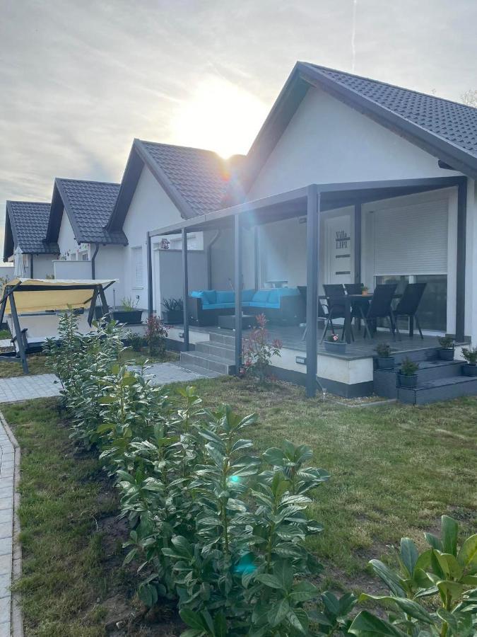 Villa Lipi - Home Away From Home Balatonszárszó 外观 照片