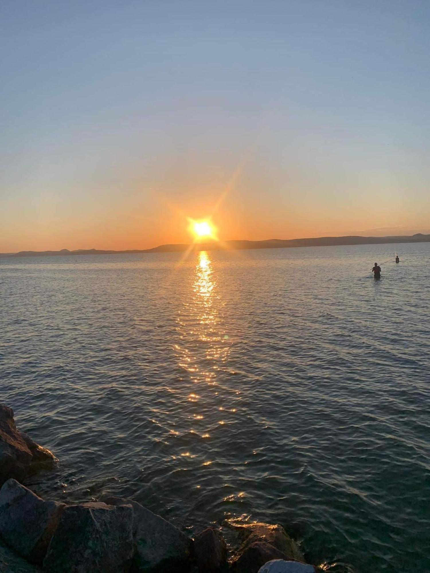 Villa Lipi - Home Away From Home Balatonszárszó 外观 照片